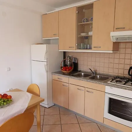 Apartment Grahovac 4 *