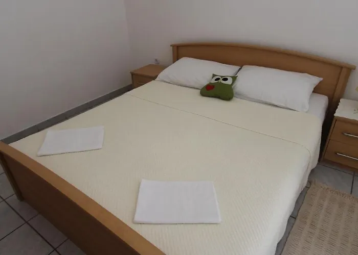 Grahovac 4 Apartman Malinska